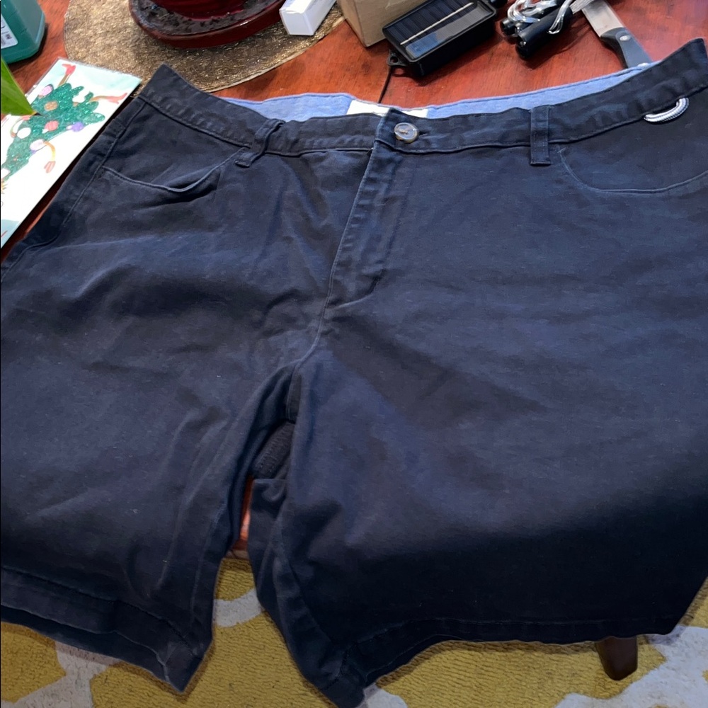 Reef Men's Dark Gray/Black Flat Front Shorts size 38